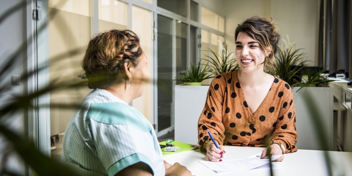 Esther in gesprek met een werkervaringsklant Esther in gesprek met een werkervaringsklant